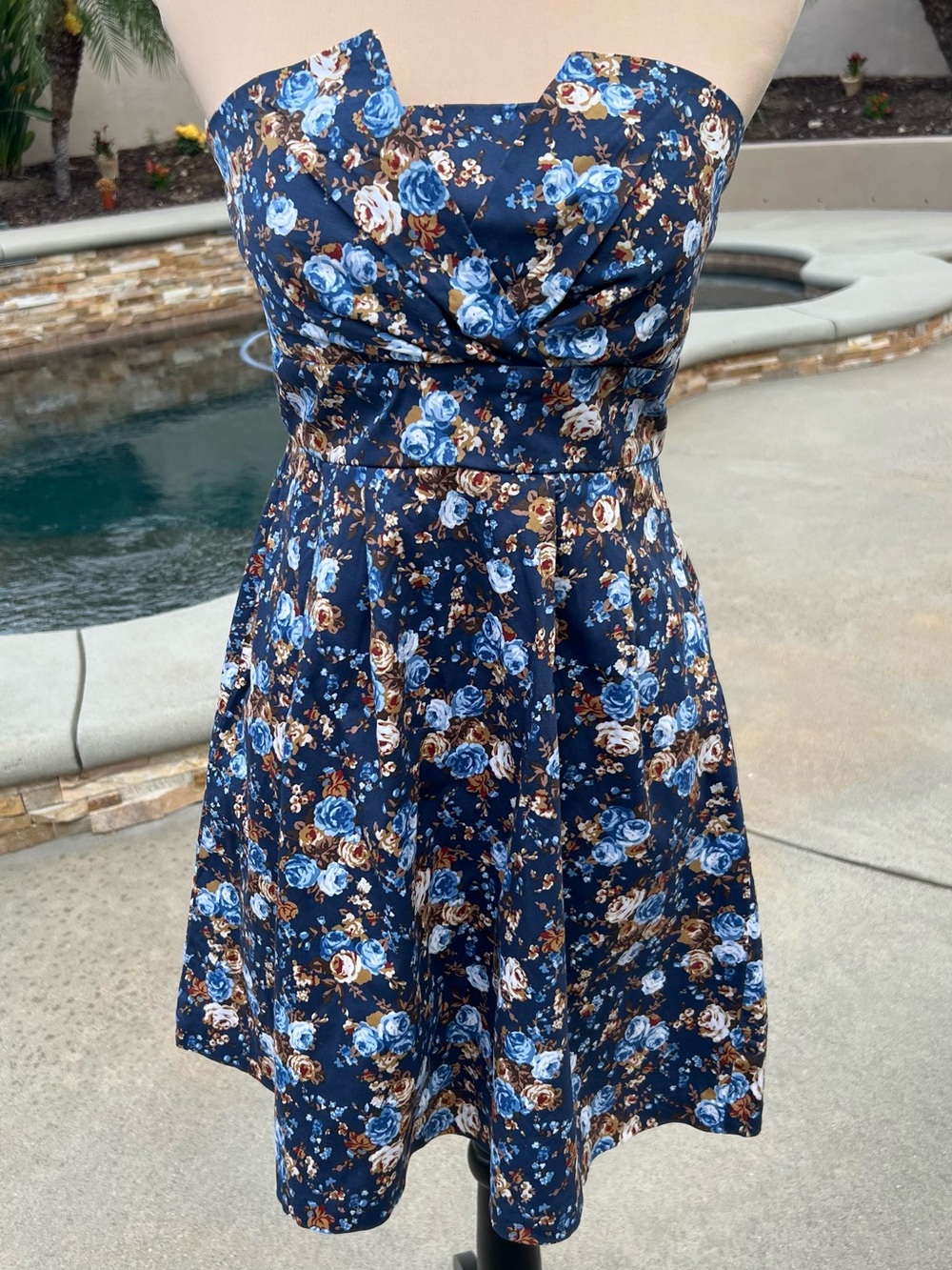 Lovely Day Strapless Floral Fit & Flare Dress – Blue Rose Print